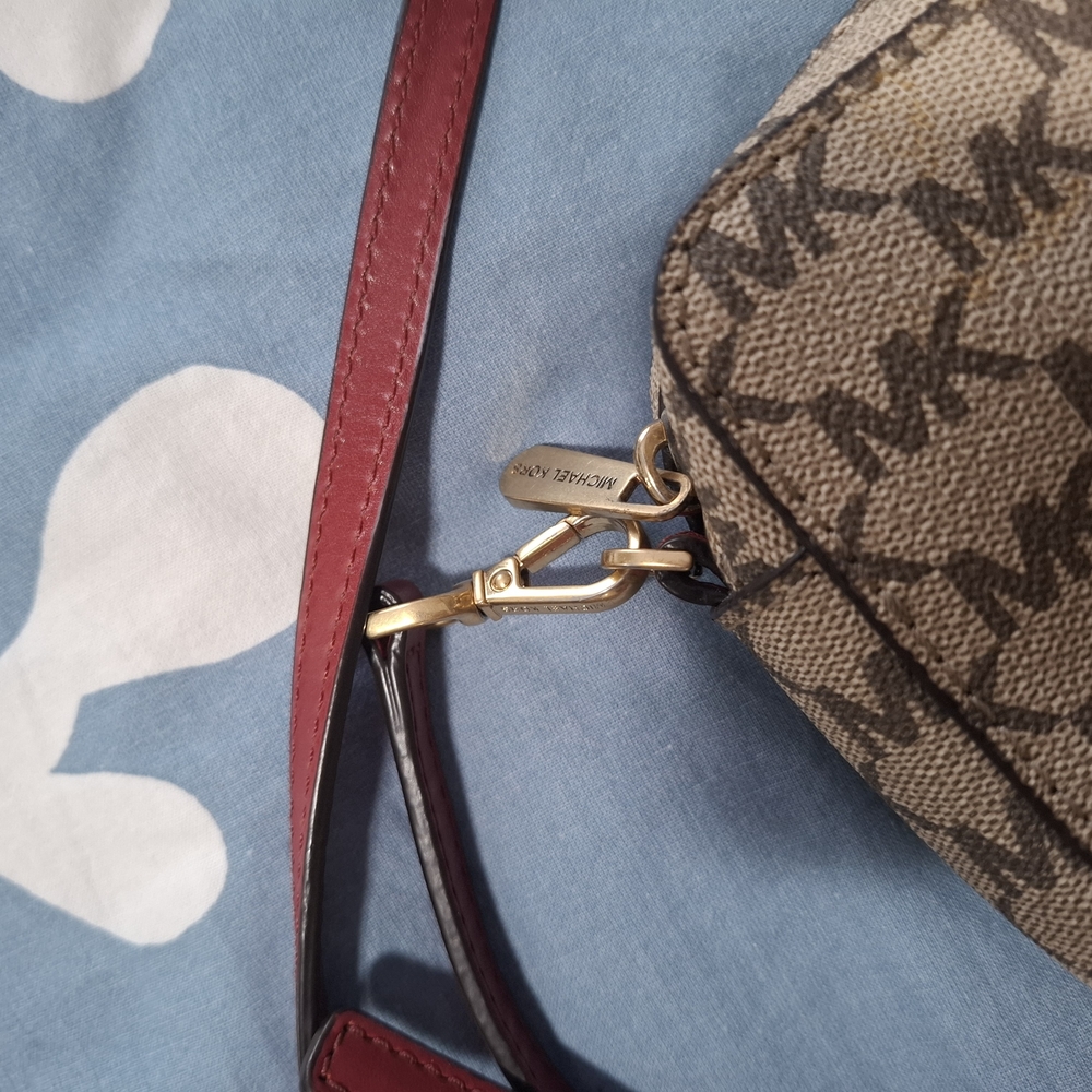 👜Michael Kors Jet Set Signature Canvas Beige Red Crossbody Purse Camera Bag - Picture 10 of 15